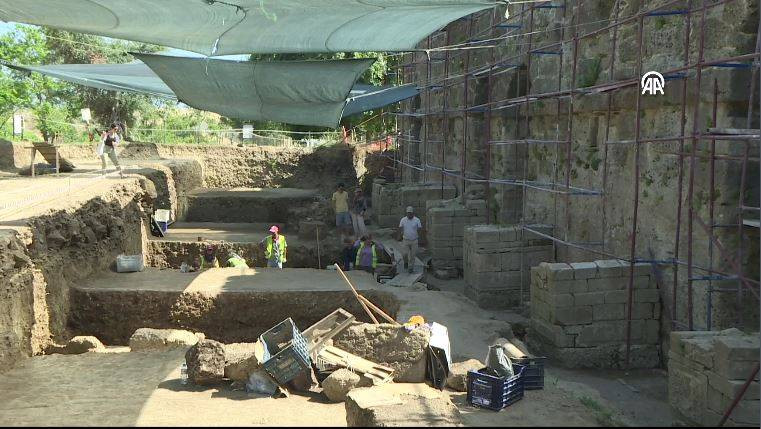 Side Antik Kenti'nde kazıda mozaik bulundu! Tam 2 bin yıllık. Birçok sır açığa çıkacak - Resim: 32